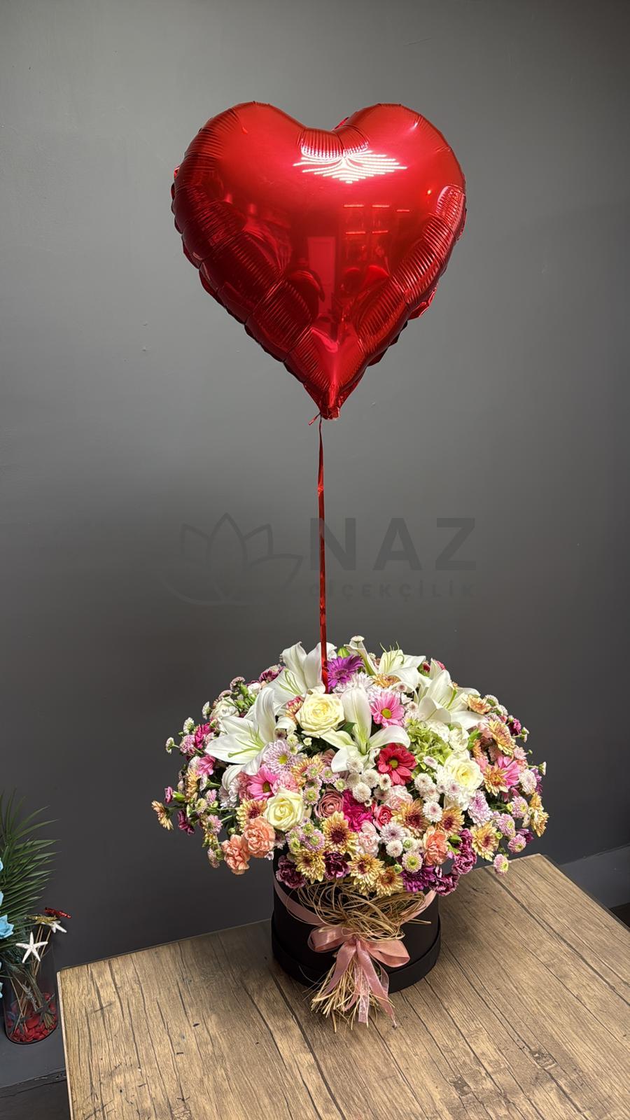 Kutuda Çiçek Balon - Naz Çiçekçilik